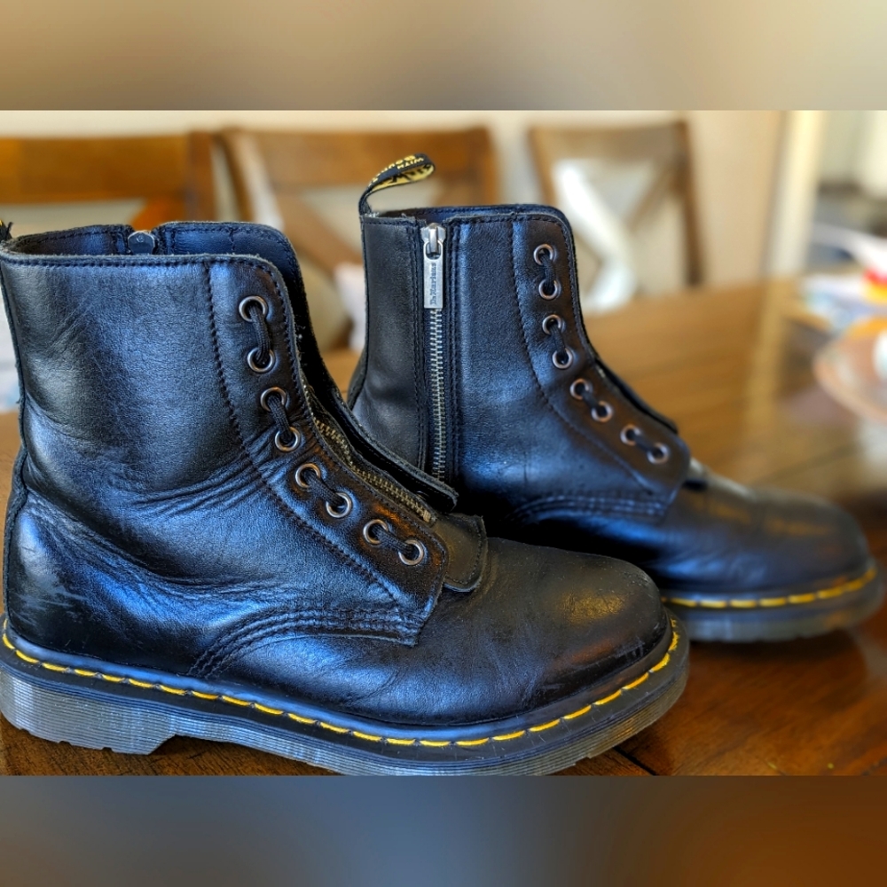 Dr. Martens womens 1460 twin zip sz 9